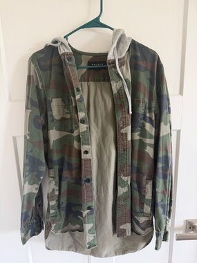 PacSun Men's Camouflage Button-Up Jacket with Gray Hood